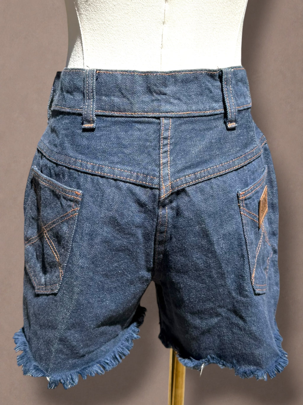 Big Yank 70s Cutoff Denim Shorts | Dark Wash Frayed Hem