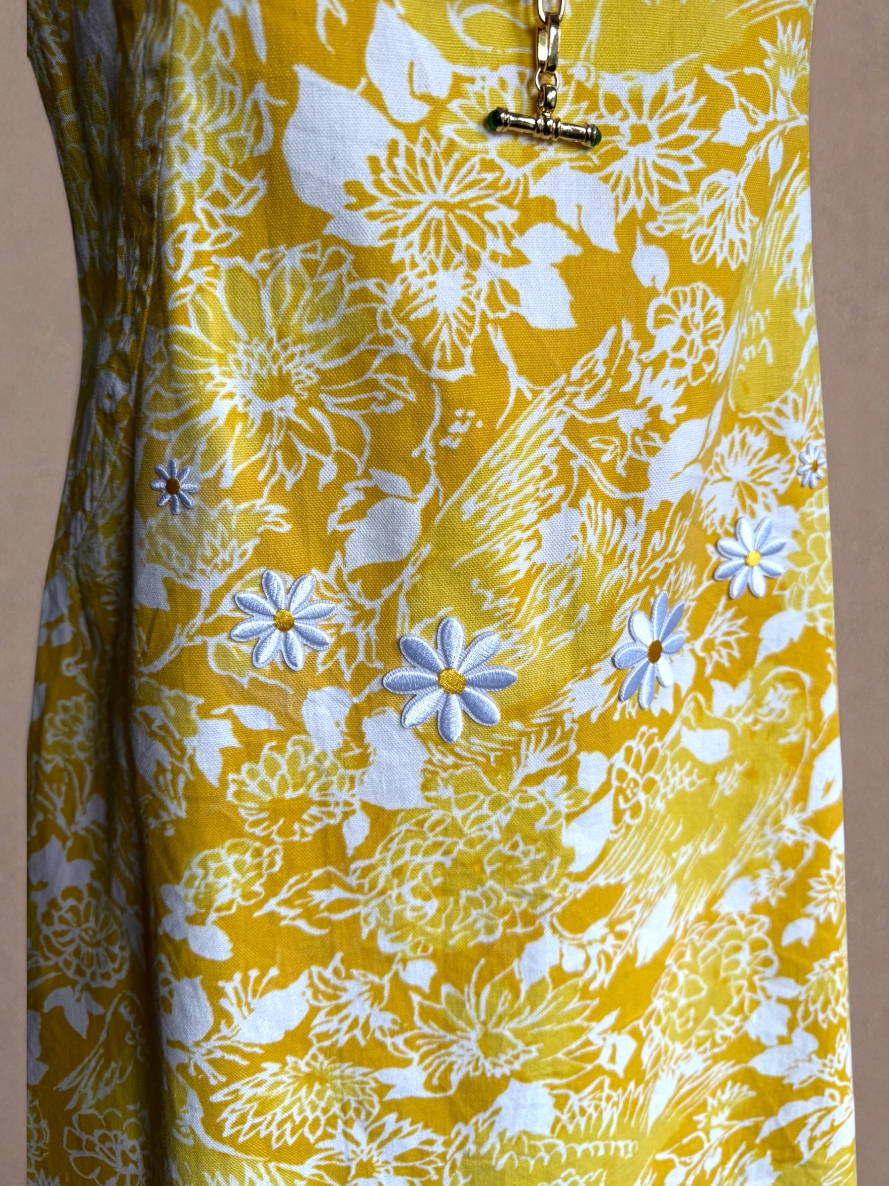 Sunshine Floral 60s Shift Dress with Daisy Appliqué Details