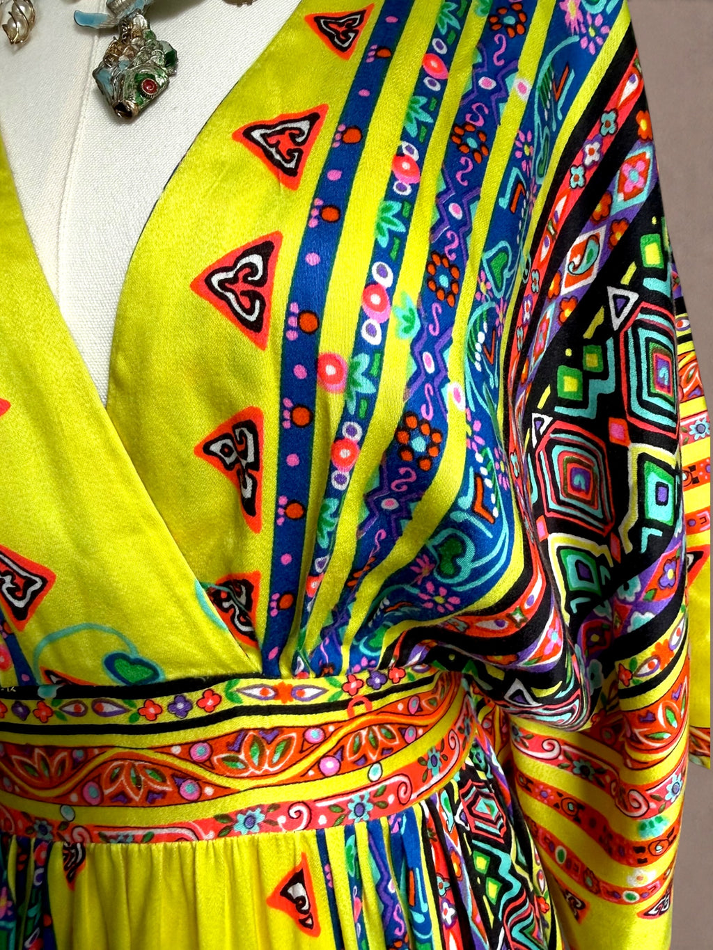 Alice of California 60s-70s Psychedelic Hostess Caftan